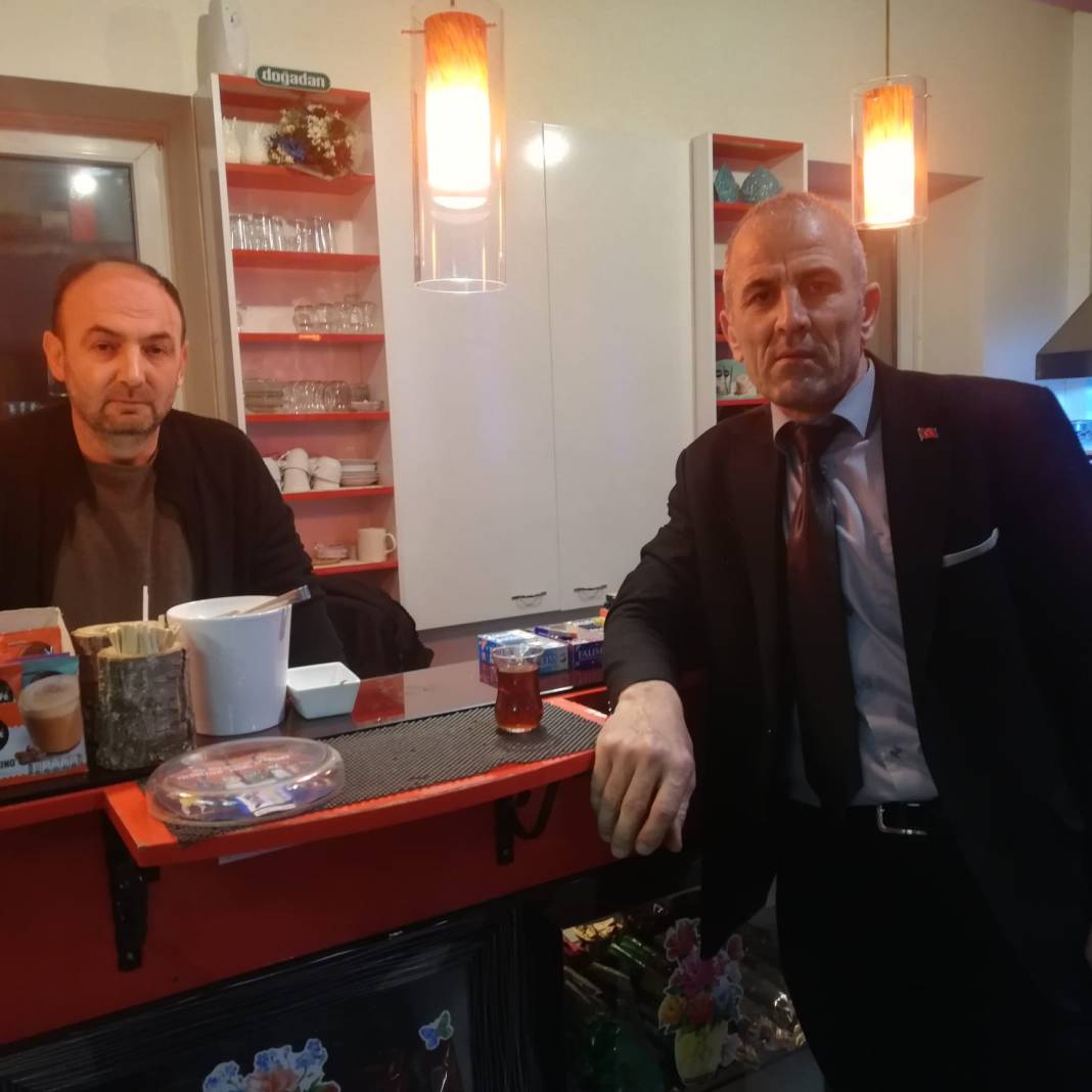 Dostlar çay eşliğinde sohbet etti 1